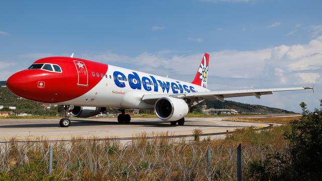 HB-IHX:Airbus A320-200:Edelweiss Air